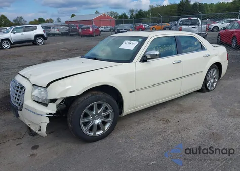 2010 Chrysler 300 Touring/Signature Series/Executive Series из США, поврежденный, VIN 2C3CA5CV7AH132558